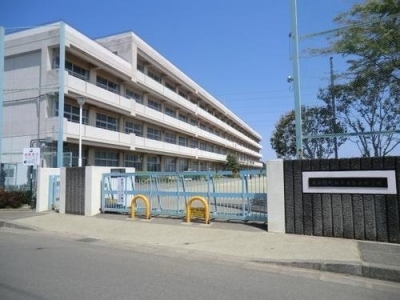 町田市金井5丁目の中古一戸建て(町田市立金井中学校)
