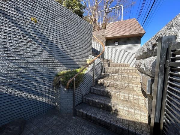 町田市本町田の中古一戸建て