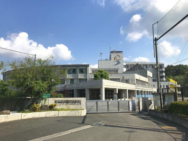 町田市小野路町の土地(市立鶴川中学校)