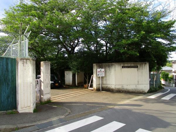 町田市真光寺２丁目の中古一戸建て(市立真光寺中学校)