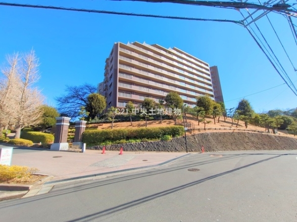 ユニヴェルシオール学園の丘