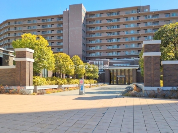 ユニヴェルシオール学園の丘
