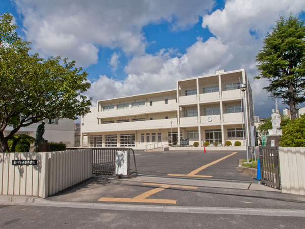 サンライトパストラル七番街B棟(松戸市立小金中学校)