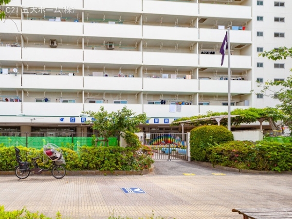 なぎさニュータウン四号棟(堀江第三保育園)