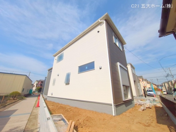 三郷市彦成１丁目の新築一戸建