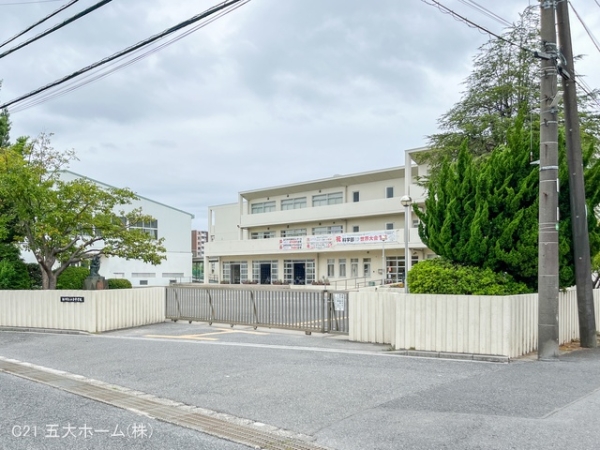 松戸市新松戸１丁目の新築一戸建(松戸市立小金中学校)