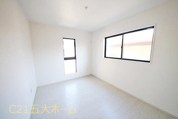 柏市十余二の新築一戸建