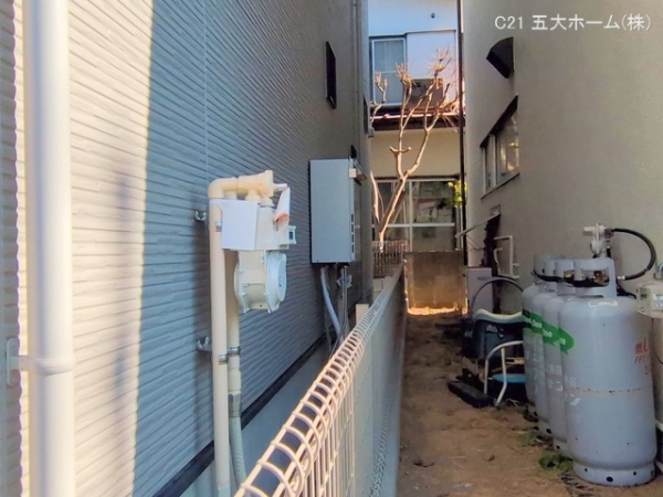 市川市欠真間２丁目の新築一戸建