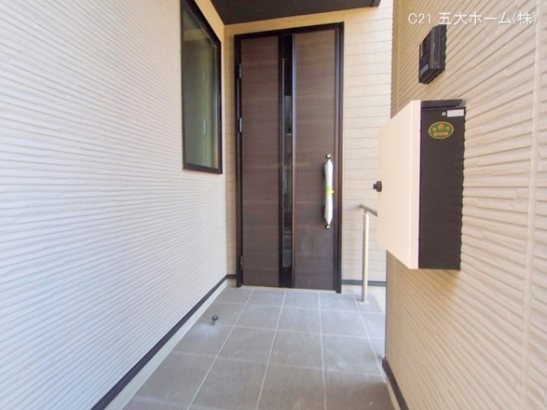 市川市欠真間２丁目の新築一戸建