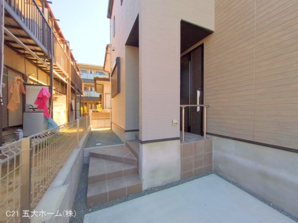 市川市欠真間２丁目の新築一戸建