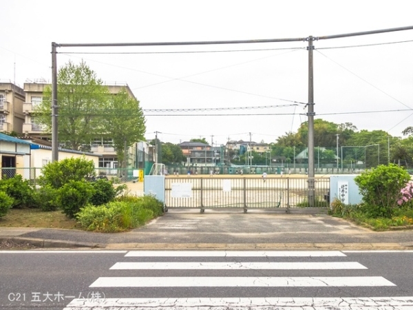 柏市藤心1丁目の土地(柏市立逆井中学校)