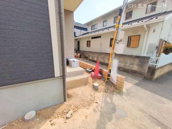 市川市欠真間１丁目の新築一戸建