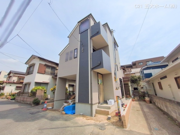 市川市欠真間１丁目の新築一戸建