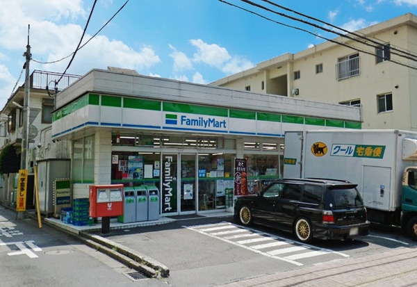 北柏パークハウス(ファミリーマート柏富勢店)