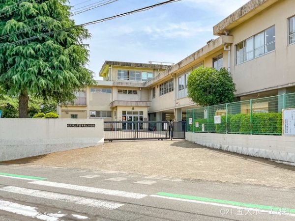 松戸市金ケ作の新築一戸建(松戸市立常盤平第三小学校)