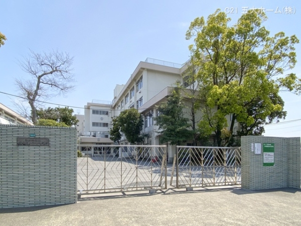 江戸川区下篠崎町の新築一戸建(江戸川区立篠崎第二中学校)