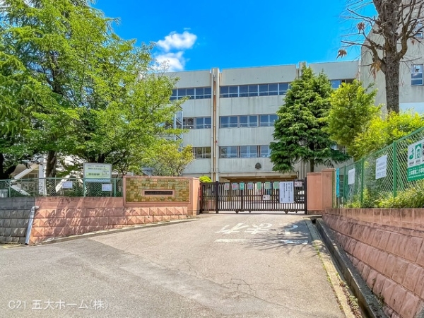 松戸市上本郷の中古一戸建て(松戸市立上本郷第二小学校)