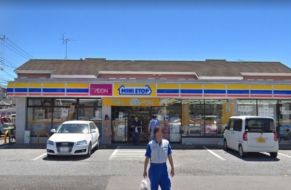 小田急くぬぎ山マンション(ミニストップ串崎新田店)