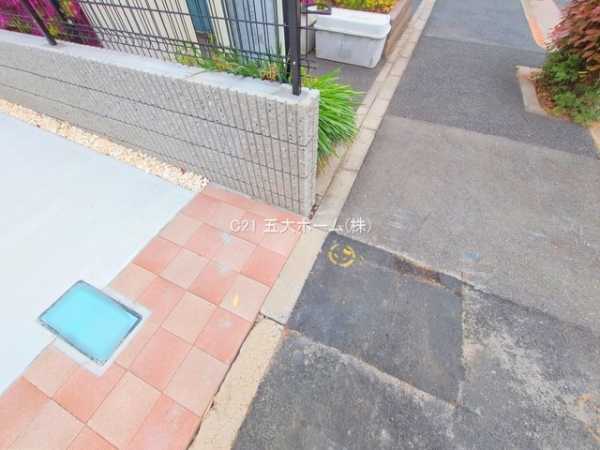 江戸川区鹿骨３丁目の新築一戸建
