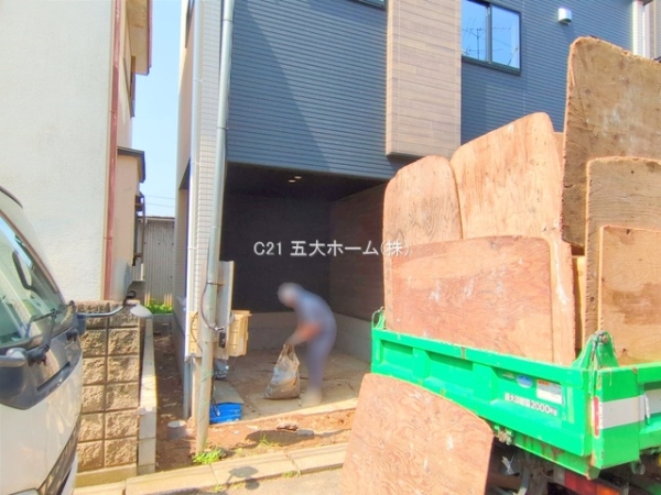 市川市南八幡１丁目の新築一戸建