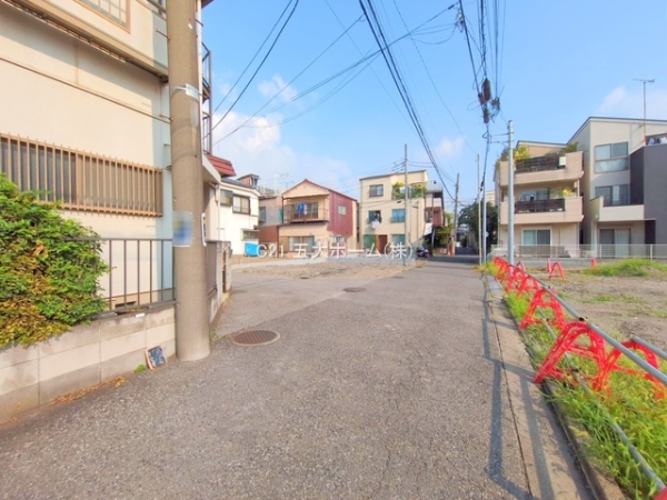 葛飾区西新小岩5丁目の新築一戸建(前面道路含む現地写真)