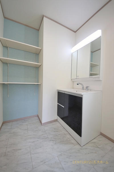 松戸市新松戸6丁目の新築一戸建(洗面台・洗面所)