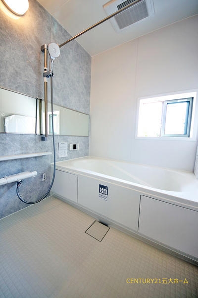 松戸市新松戸6丁目の新築一戸建(バス)