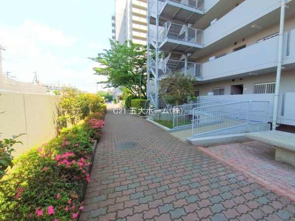 原木中山ファミールハイツ1号館