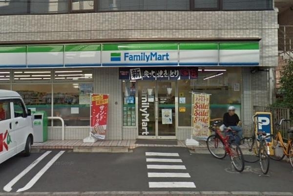 メイツ柏Ｃ(ファミリーマート柏四丁目店)