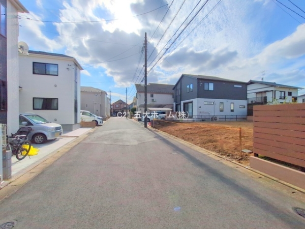市川市南大野1丁目の新築一戸建(前面道路含む現地写真)