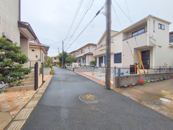 柏市加賀2丁目の新築一戸建(前面道路含む現地写真)