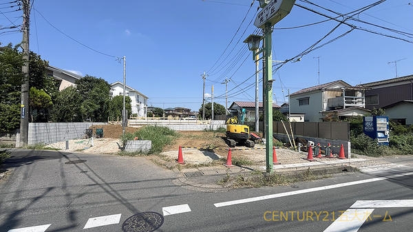 柏市酒井根5丁目第1期 3号棟(前面道路含む現地写真)