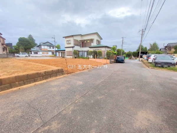 松戸市中金杉4丁目の新築一戸建(前面道路含む現地写真)