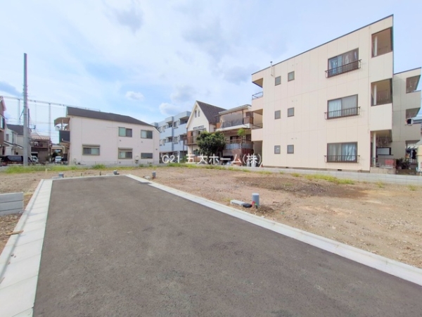 葛飾区奥戸4丁目の新築一戸建(前面道路含む現地写真)