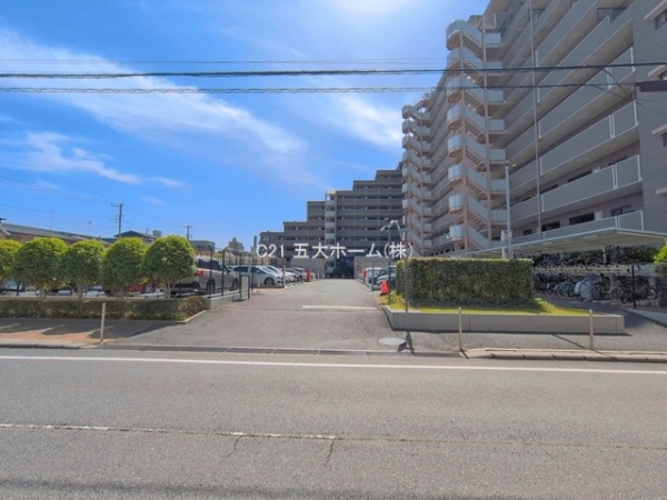 ファミール市川ガーデンプラザ・ウエスト