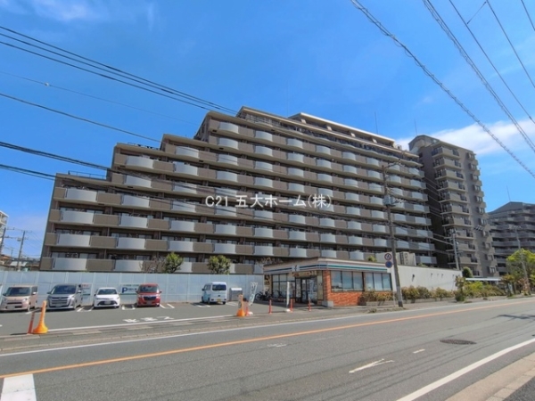 ファミール市川ガーデンプラザ・ウエスト