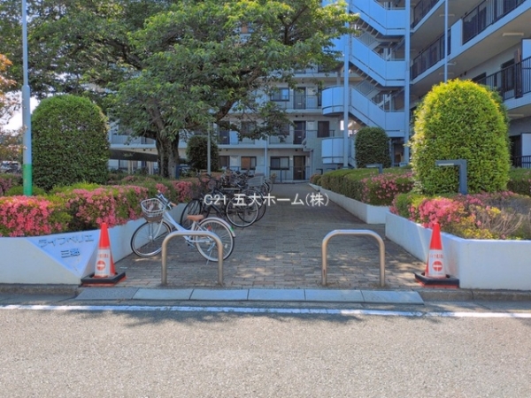 ライフペリエ三郷