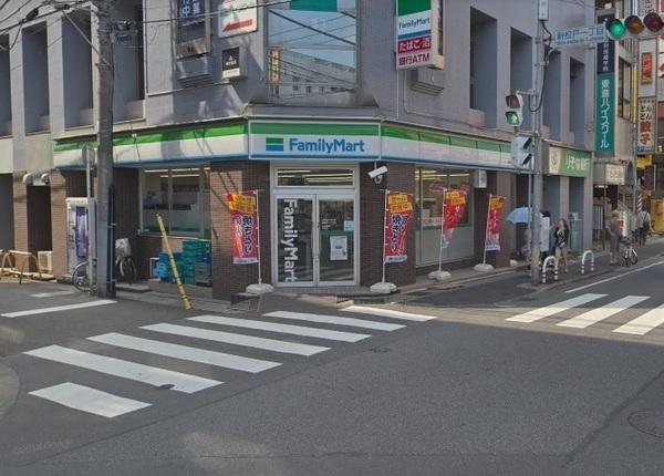 サンライトパストラル六番街Ａ棟(ファミリーマート新松戸一丁目店)