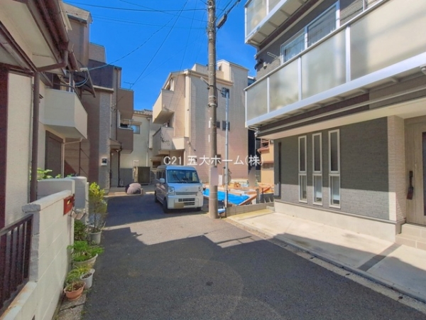 市川市鬼高３丁目の新築一戸建