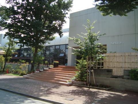 六高台サンハイツＢ棟(晴山幼稚園)