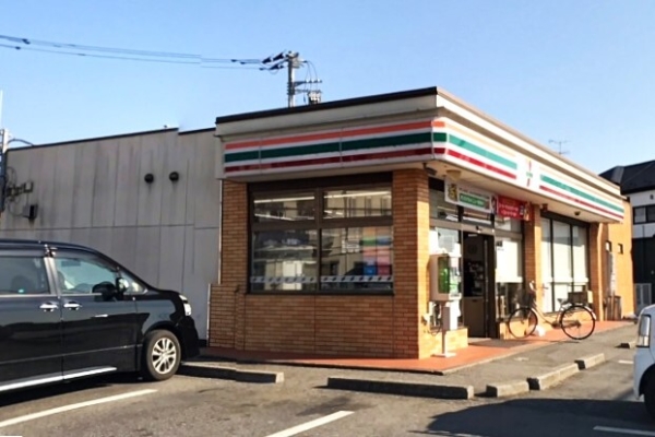 江戸川台小田急ハイツ１３号棟(セブンイレブン流山美原店)