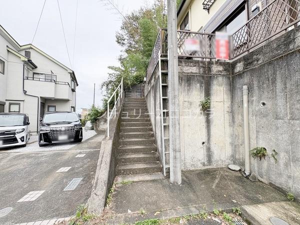 八王子市小比企町　中古一戸建て
