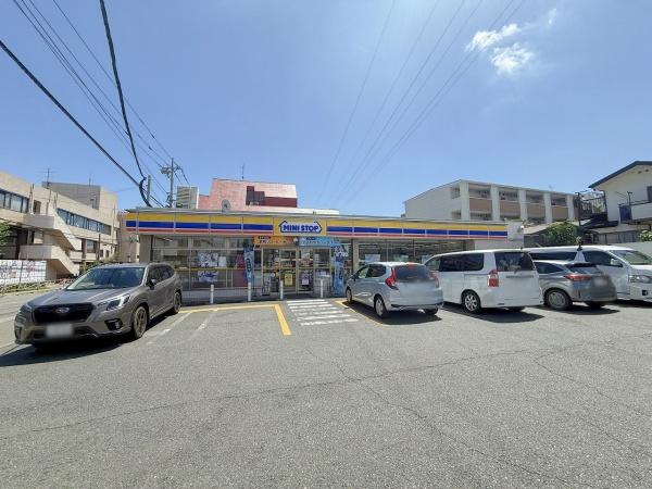 第一八王子ハイツ(ミニストップ八王子子安町店)