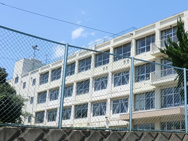 八王子市越野　新築一戸建て　1号棟(八王子市立由木中央小学校)