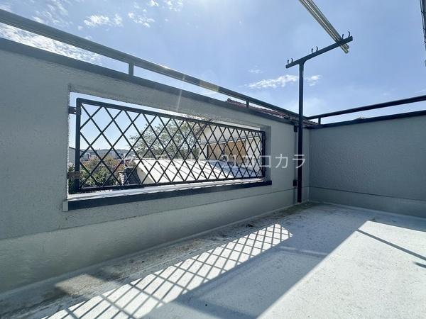 八王子市弐分方町の中古一戸建て(バルコニー)