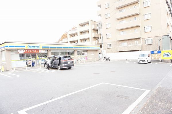 八王子市片倉町　新築一戸建て(ミニストップ八王子北野台店)