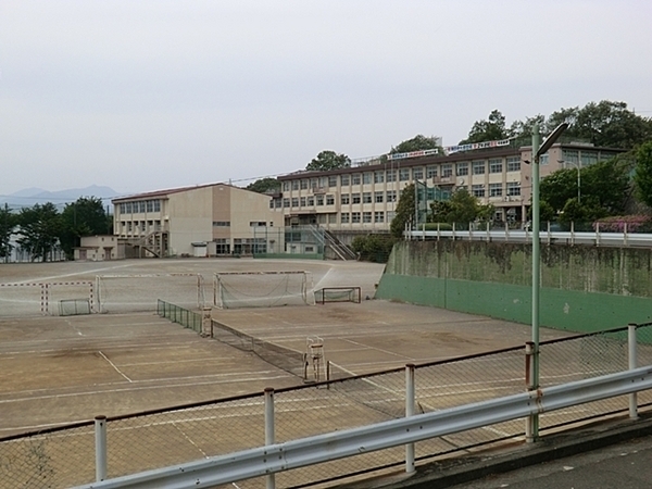 八王子市中野町 新築一戸建て・全2棟 2号棟(八王子市立甲ノ原中学校)