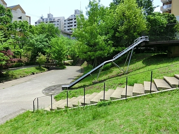 長池公園せせらぎ通り北第1号棟　中古マンション(別所お月見公園)