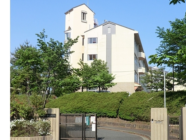 八王子市上柚木 新築一戸建て・全4棟 今回全1棟3号棟(八王子市立上柚木中学校)