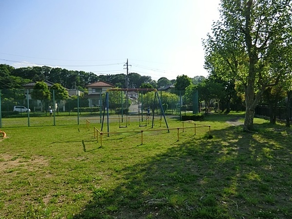 八王子市中山の土地(北野台絹の道公園)